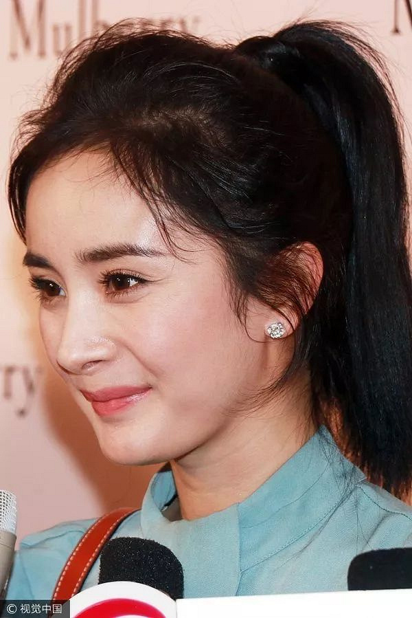 被黄子韬撩发亲吻杨幂超高发际线现形这样撩妹会被打死