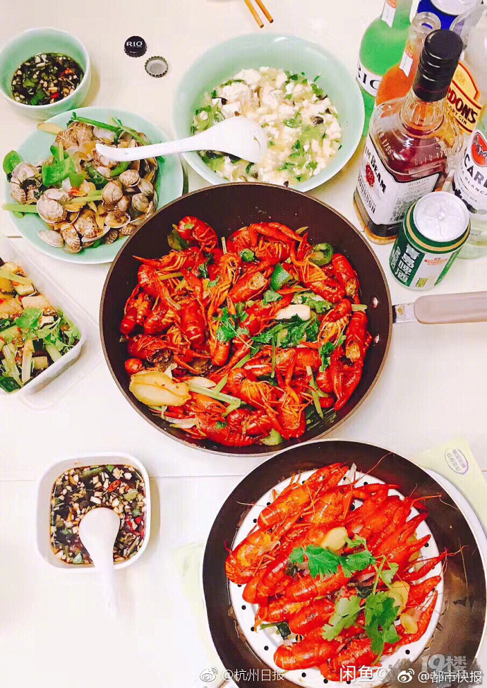 空巢青年出租自己的厨房,一个人吃饭太寂寞了