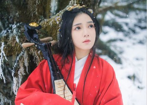 刚穿越就浑身恶臭被妹妹奚落,还被未婚夫扇了一巴掌