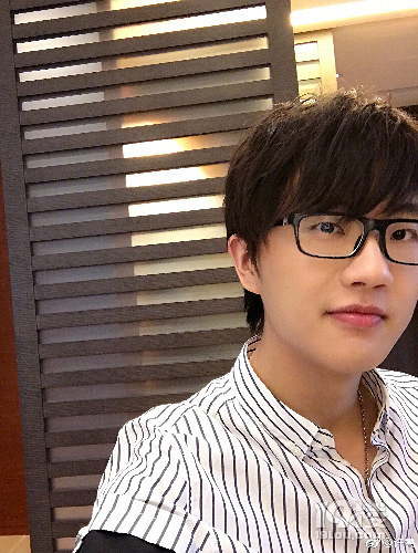 许嵩为什么不火了?为什么现在没人听许嵩的歌