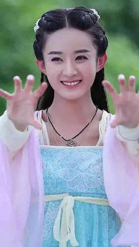 赵丽颖素颜为经纪人庆生,网友:原来赵丽颖的经纪人这么厉害!