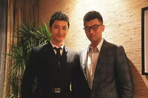 赵丽颖素颜为经纪人庆生,网友:原来赵丽颖的经纪人这么厉害!