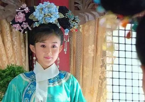 赵丽颖素颜为经纪人庆生,网友:原来赵丽颖的经纪人这么厉害!