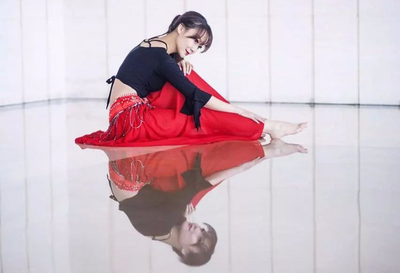 西湖之声女主播"灵魂伴侣"都是谁?罕见公开,内附大量私照