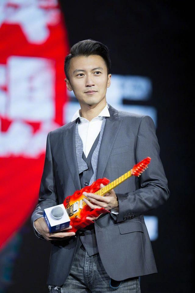谢霆锋对孩子妈的简单两句话,张柏芝已经哭成泪人!