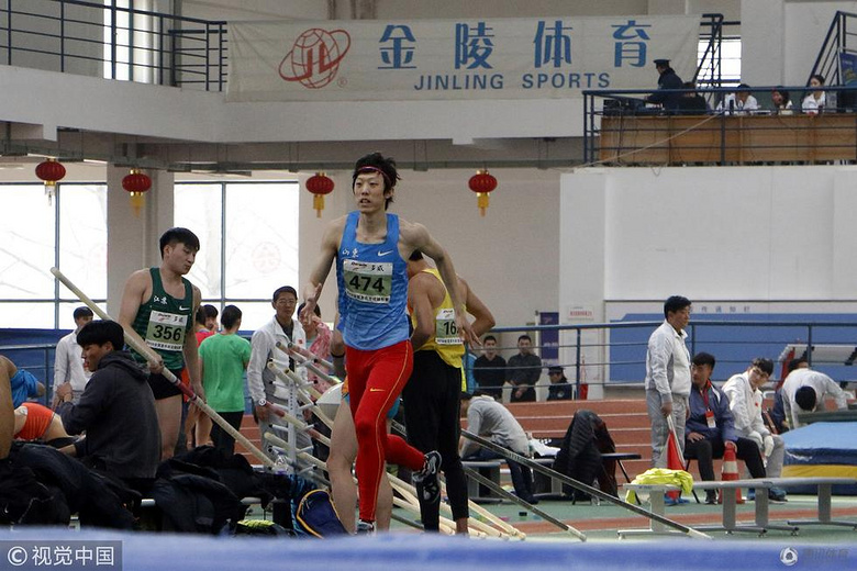 高清:全国室内田径锦标赛男子跳高 张国伟潇洒