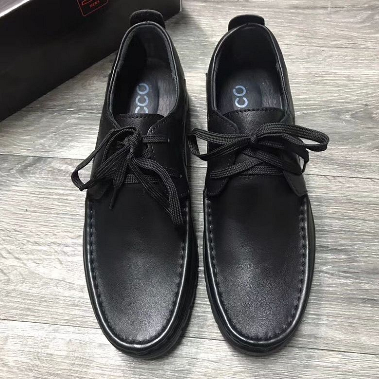 来几组特价鞋,全是好货!全甩,一件不留!