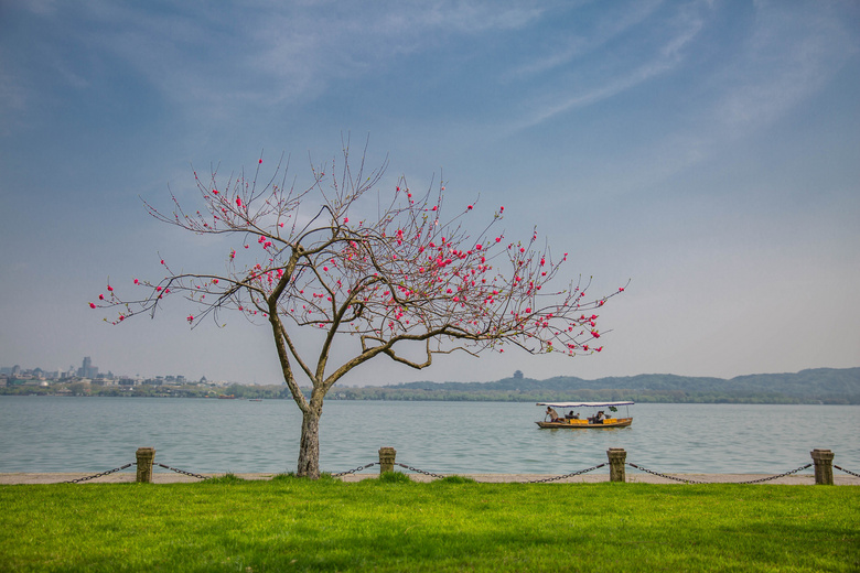 【绿杨阴里白沙堤】