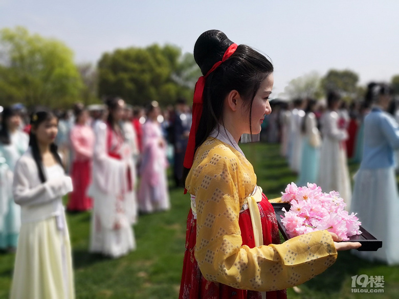 千人穿汉服共庆百花生日—2018中国杭州·西溪花朝节惊艳亮相