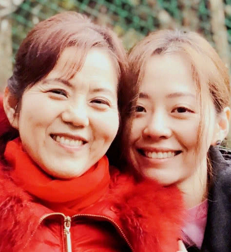 张靓颖被曝跟冯珂离婚!独自现身机场显憔悴,一