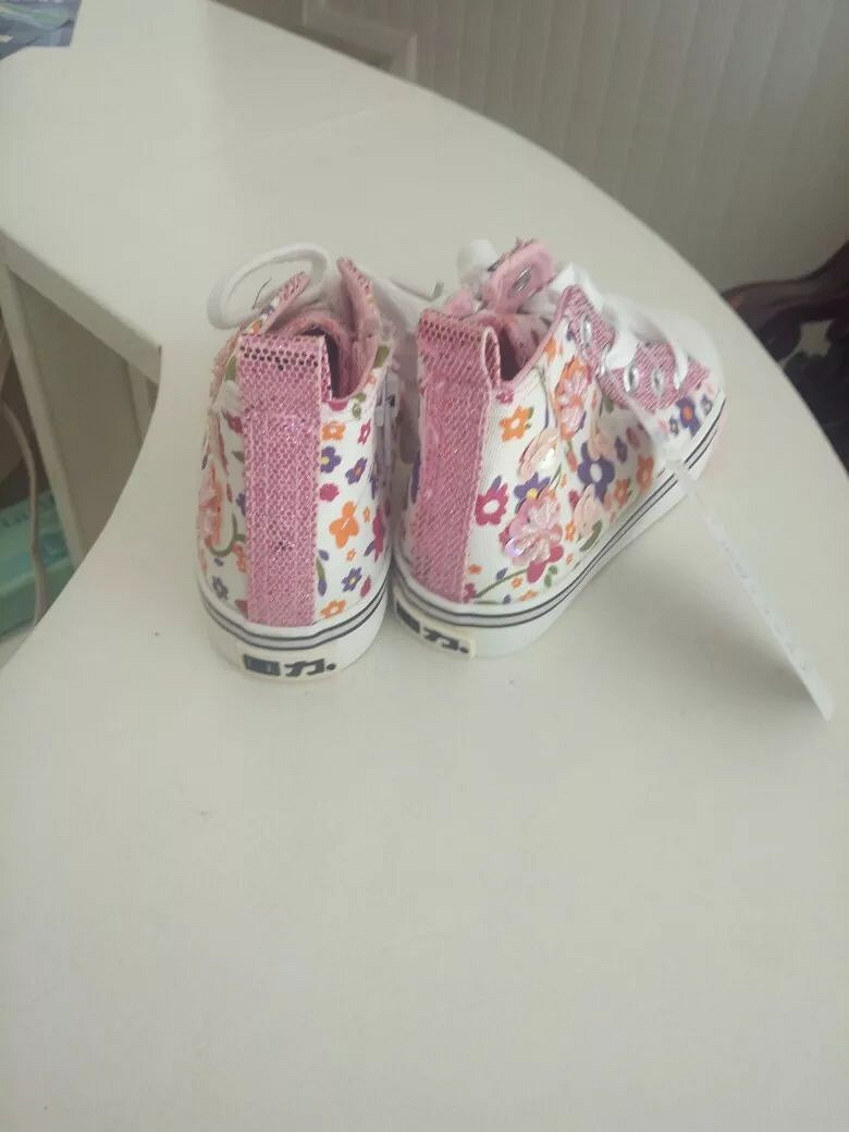 天猫回力女童鞋19包邮,只有1800双