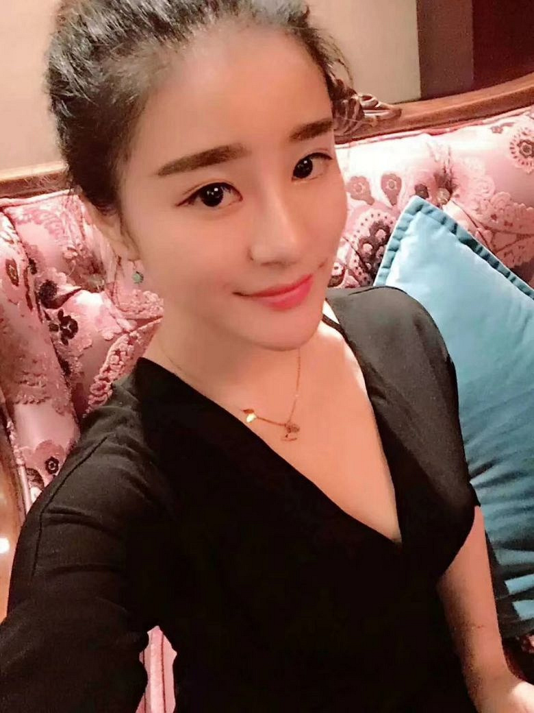 小妹漂亮不