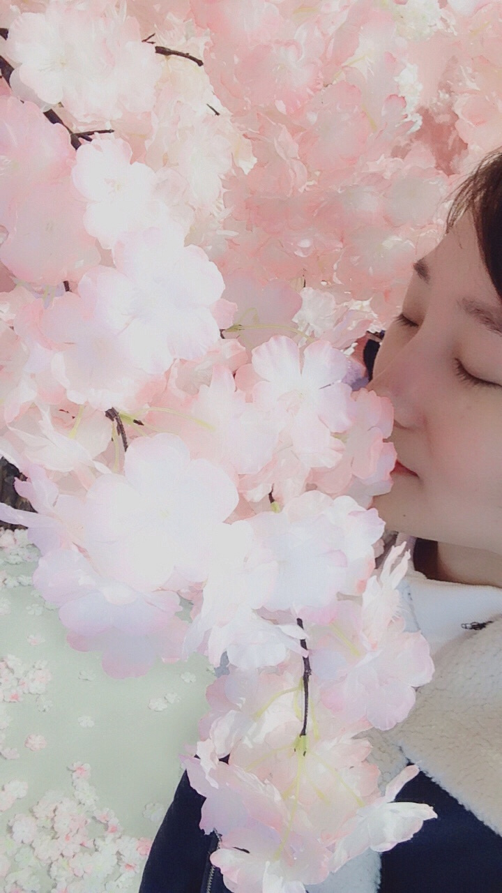 三生若梦,十里桃花不见不散;缱绻情深,相