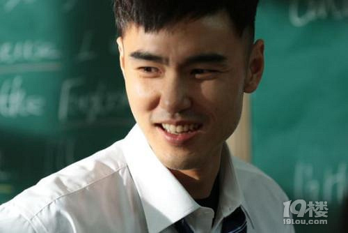 阮经天和明道谁名气大?(图)阮经天戏约不断明