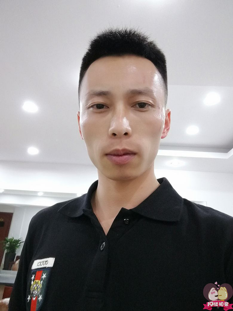 对面的美女看过来本人86年,身高178