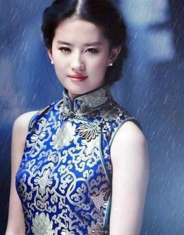杨幂穿旗袍,范冰冰穿旗袍,赵丽颖穿旗袍,简直是天壤之别啊!