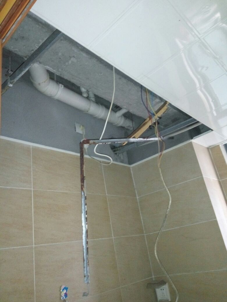 李师傅专业服务南昌墙面天花脱皮破洞修补铲墙灰等