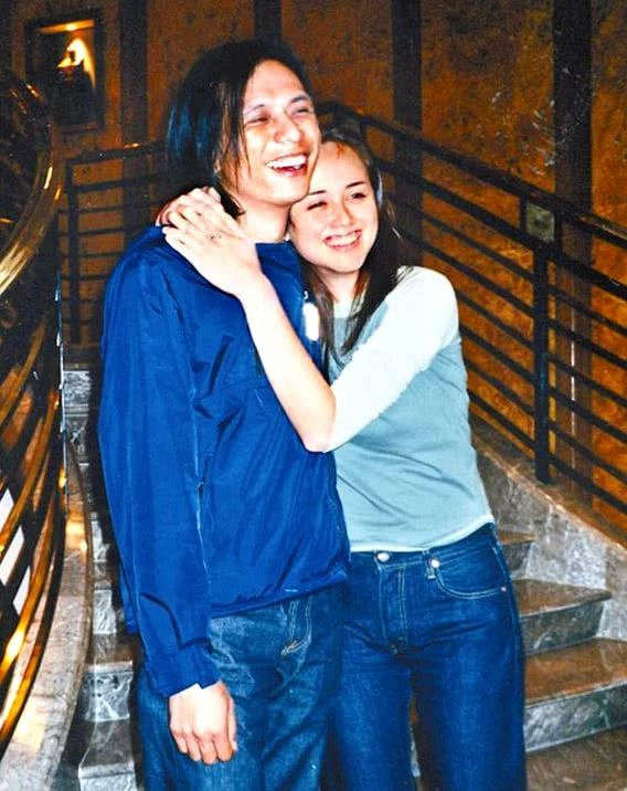 韩君婷的人生悲剧,从她的初恋男友(发型师叶锦昌)在1999年患上肝癌