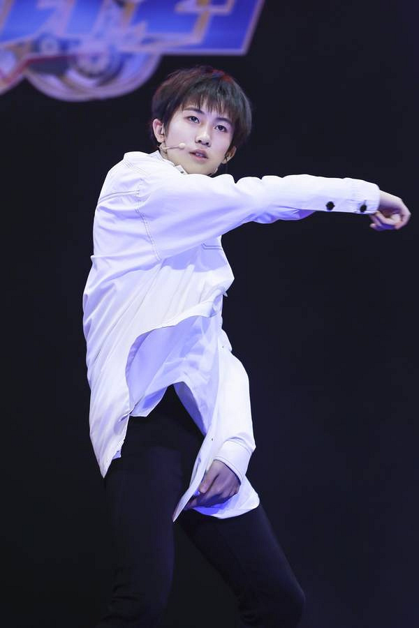 易安音乐社登成长计划舞台 大展青春活力