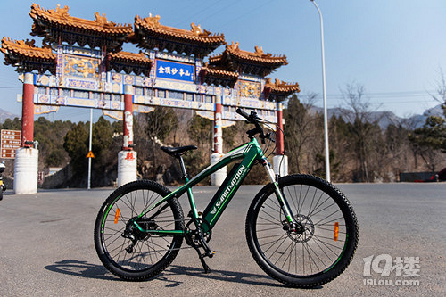 全地形智能電助力車的妙峰山一日游!21km長(zhǎng)爬坡僅40分鐘