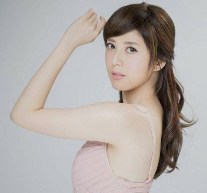 韩瑜也因此被称为"本土剧第一女神".