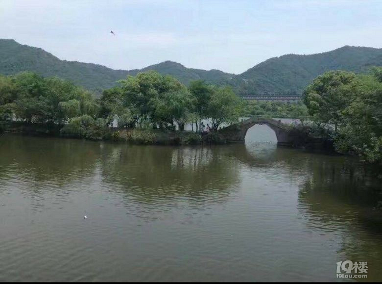 雨天,容易回忆,容易想念,容易寂寞