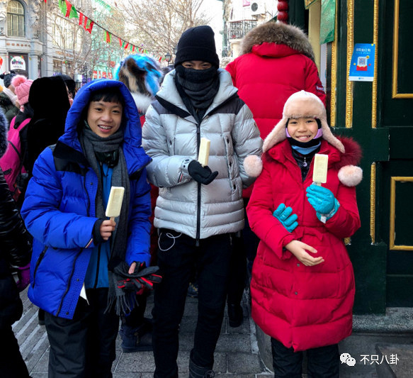 陈飞宇,张壹男等00后们纷纷开始在影视圈幕前幕后冒头,圈里名导二代们