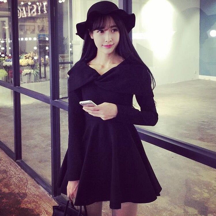 今天讲讲东莞厚街高仿一条街,高仿阿迪服装复