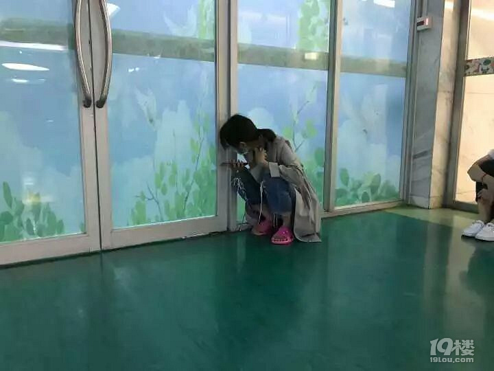 杭州4岁宝宝一屁股坐进了开水桶,妈妈心痛到颤