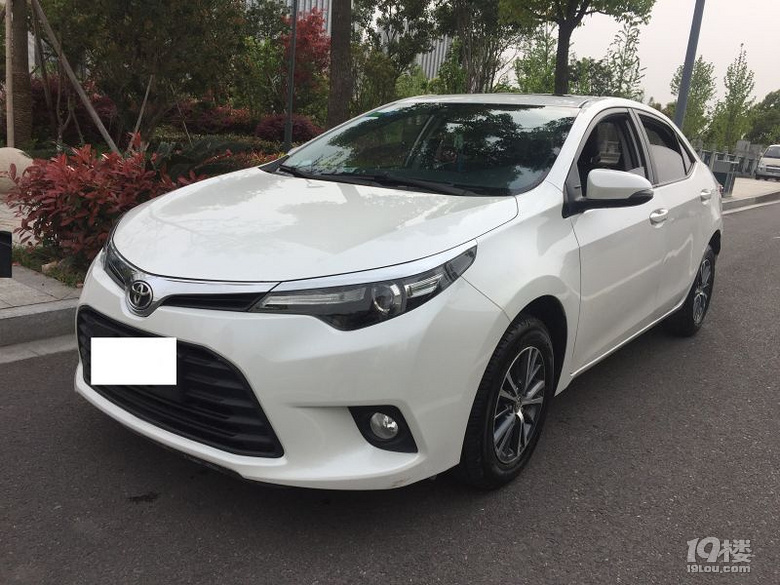 丰田雷凌 白色