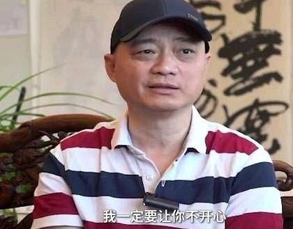 黄毅清凌晨发文信息量大,暗示要灭崔永元的只有两种人!