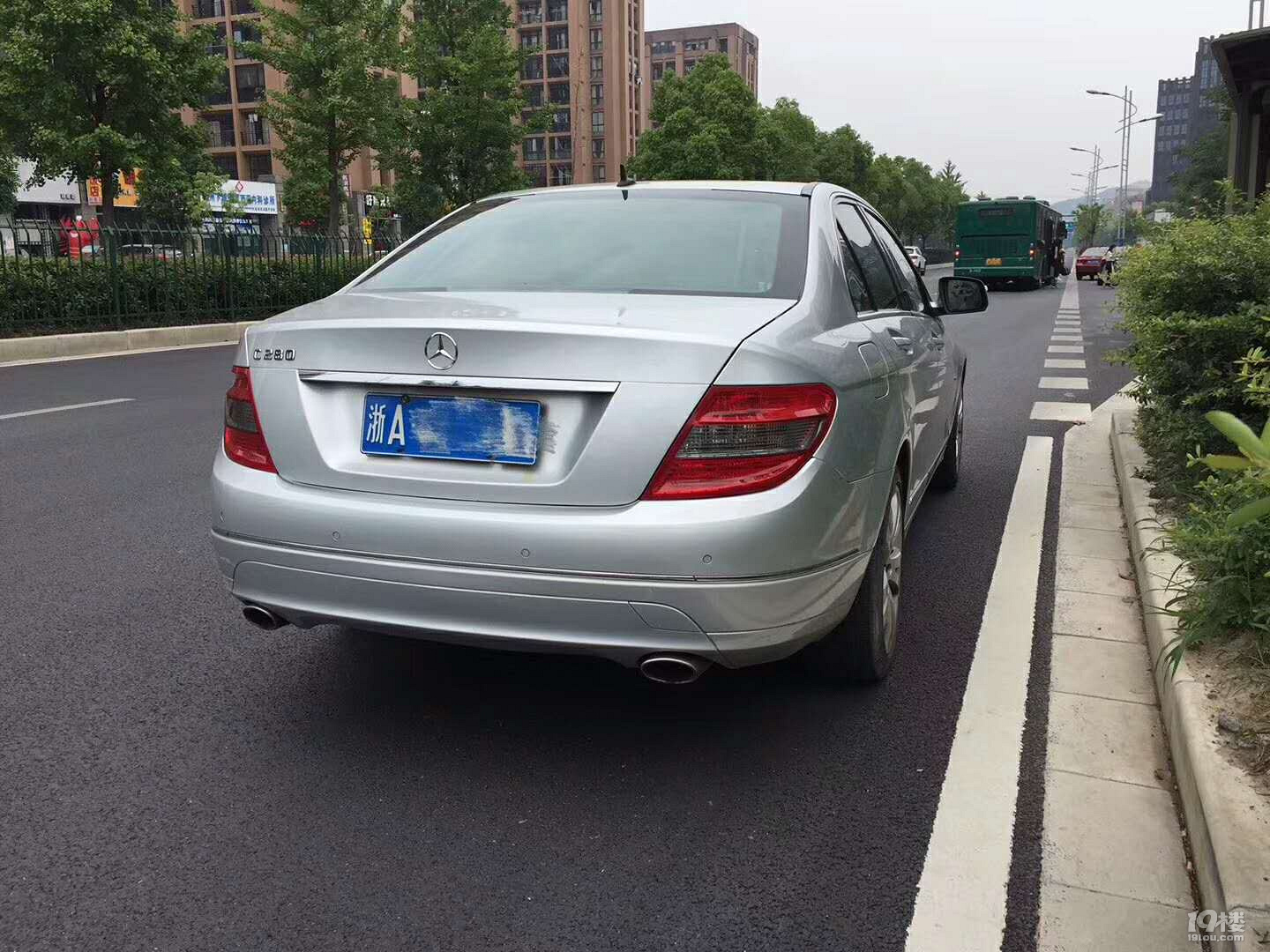 置换车转让 09年奔驰c280 新车上路55万多 车况精品