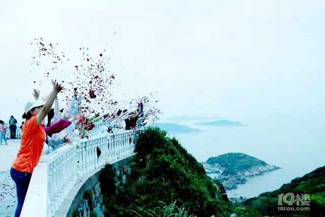 我能想到最浪漫的事,就是和你一起海邊露營~