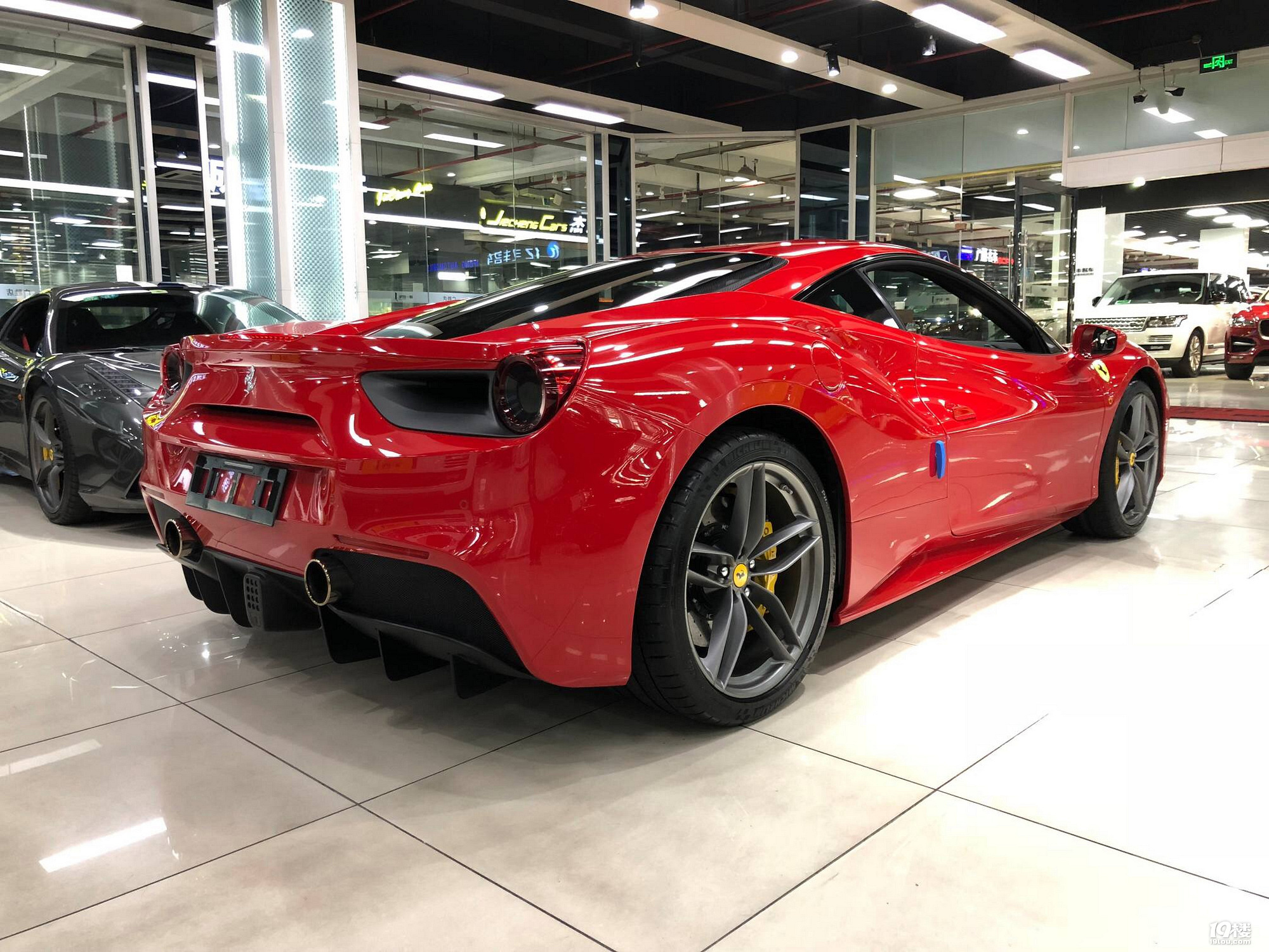 2016年1月上牌法拉利f488顶配