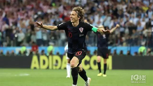 世界杯-門將低級失誤送烏龍助攻 阿根廷0-3克羅地亞末輪迎生死戰(zhàn)