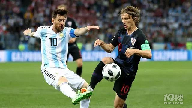 世界杯-門將低級失誤送烏龍助攻 阿根廷0-3克羅地亞末輪迎生死戰(zhàn)
