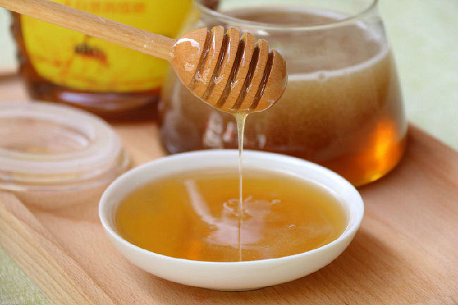 野生纯蜂蜜200一斤贵吗?要知道1斤蜂蜜功效等