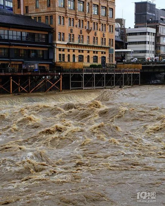 赴日旅游注意!日本大范围连日暴雨已致79人死