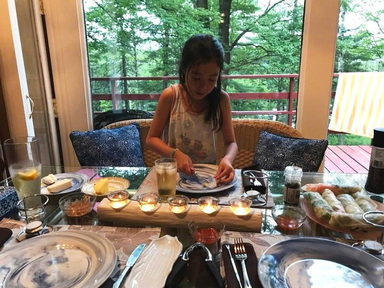 夏克立晒女儿夏天游玩照 元气满满超可爱