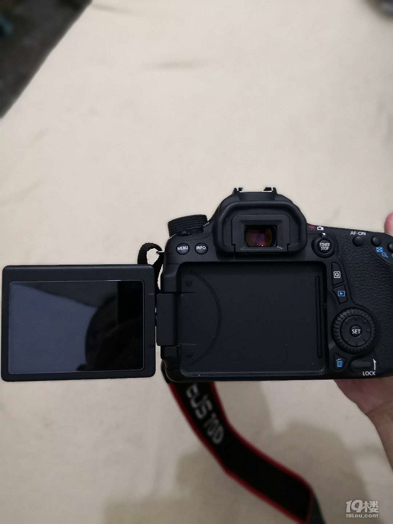 佳能70D 18-200套机出手,成色很新基本没用