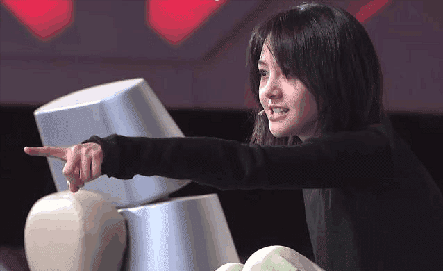 明星暴怒瞬间:成龙脚踢主持人, 郑爽拍桌子飙脏话-八卦绯闻-八卦田