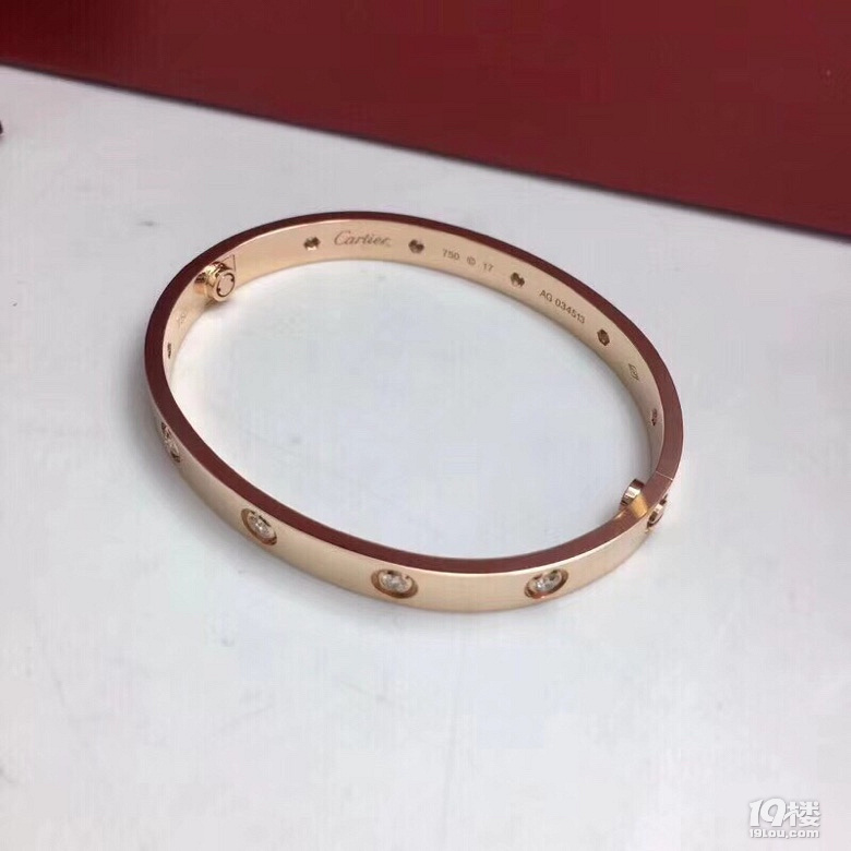 叫代购帮我带了一个卡地亚手镯,大家帮我看看