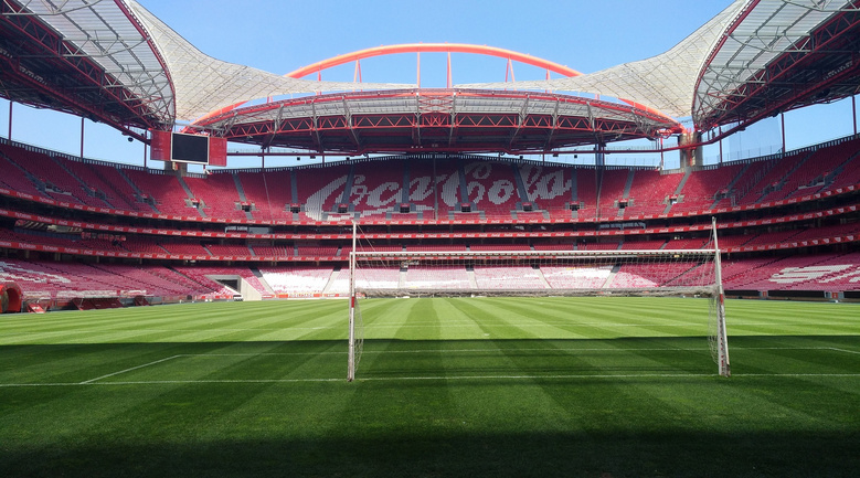 葡萄牙巨龙球场图片