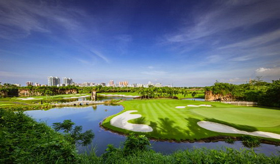 美巡中国赛运营总监赞融创海口三公里球会