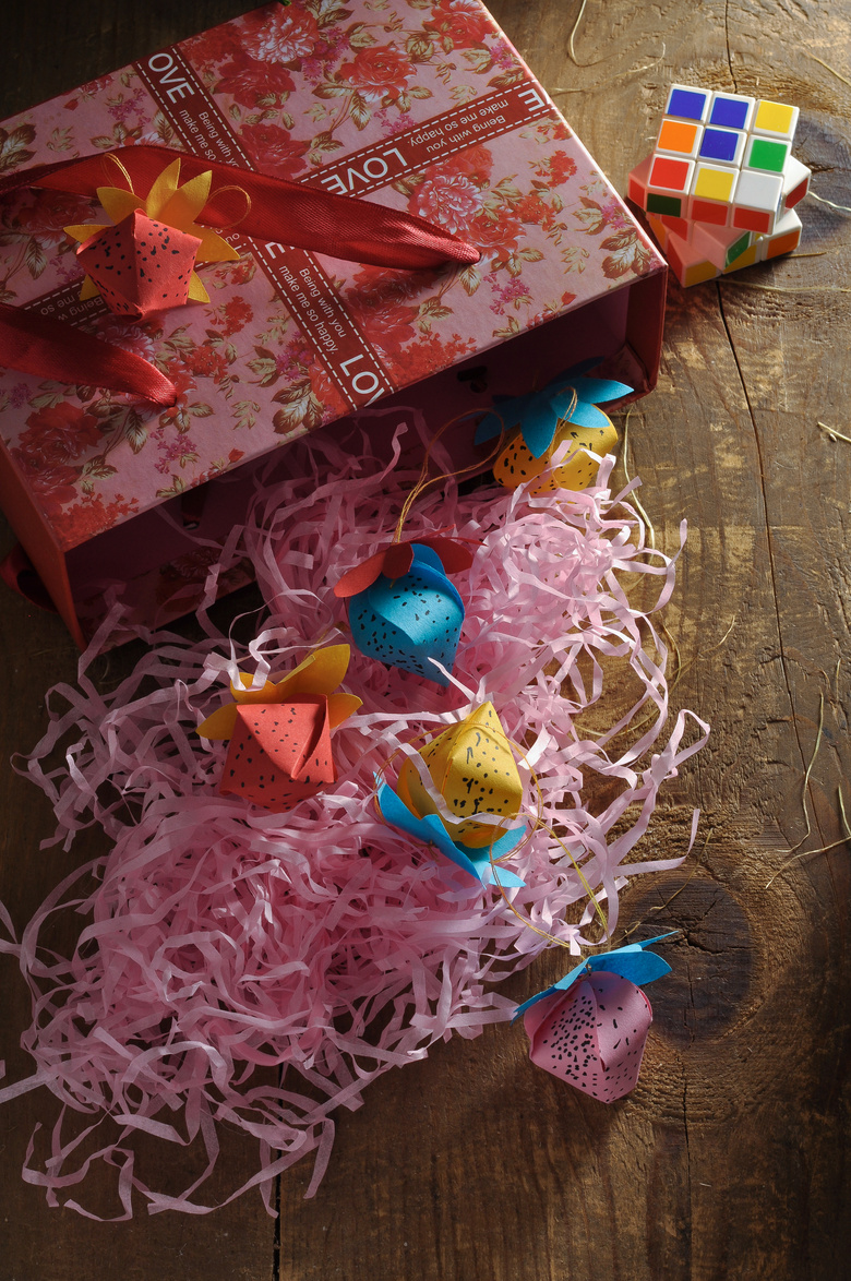 几张拍的静物照片,用的都是家中找的几件小物件