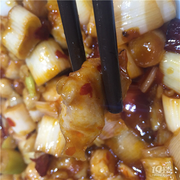 藏身在人大食堂里的极品烤猪蹄儿