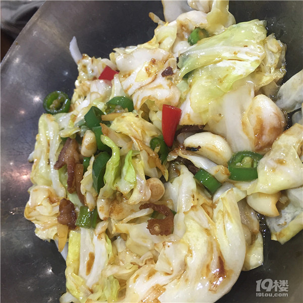 藏身在人大食堂里的极品烤猪蹄儿