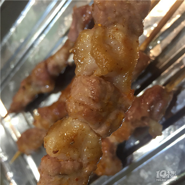 藏身在人大食堂里的极品烤猪蹄儿