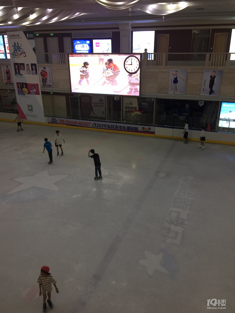 下沙龙湖天街世纪星滑冰场年卡转让仅800元!