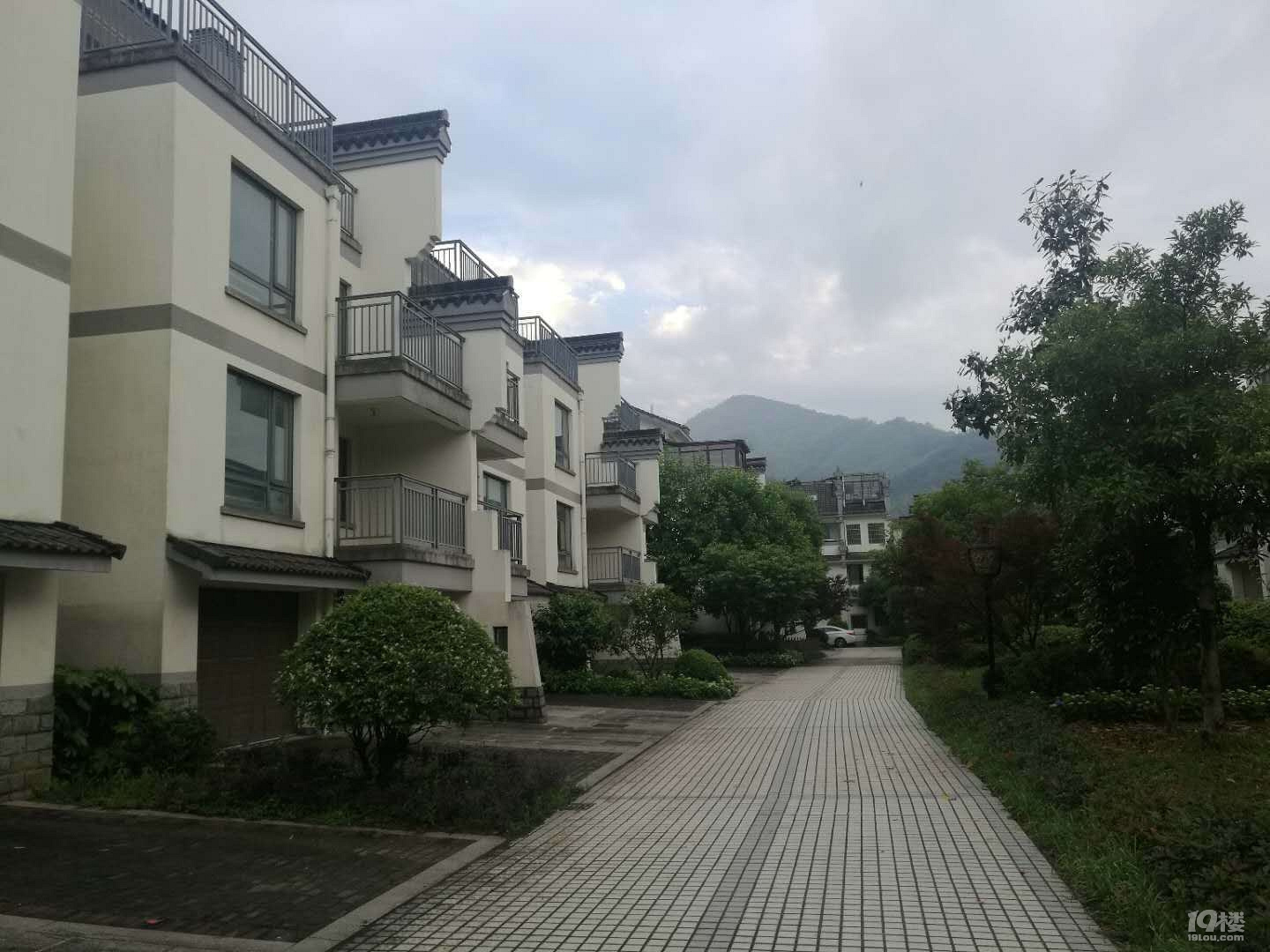 杭州市双溪核心区块418万典藏级 别墅臻品户户送花园 层层双露台